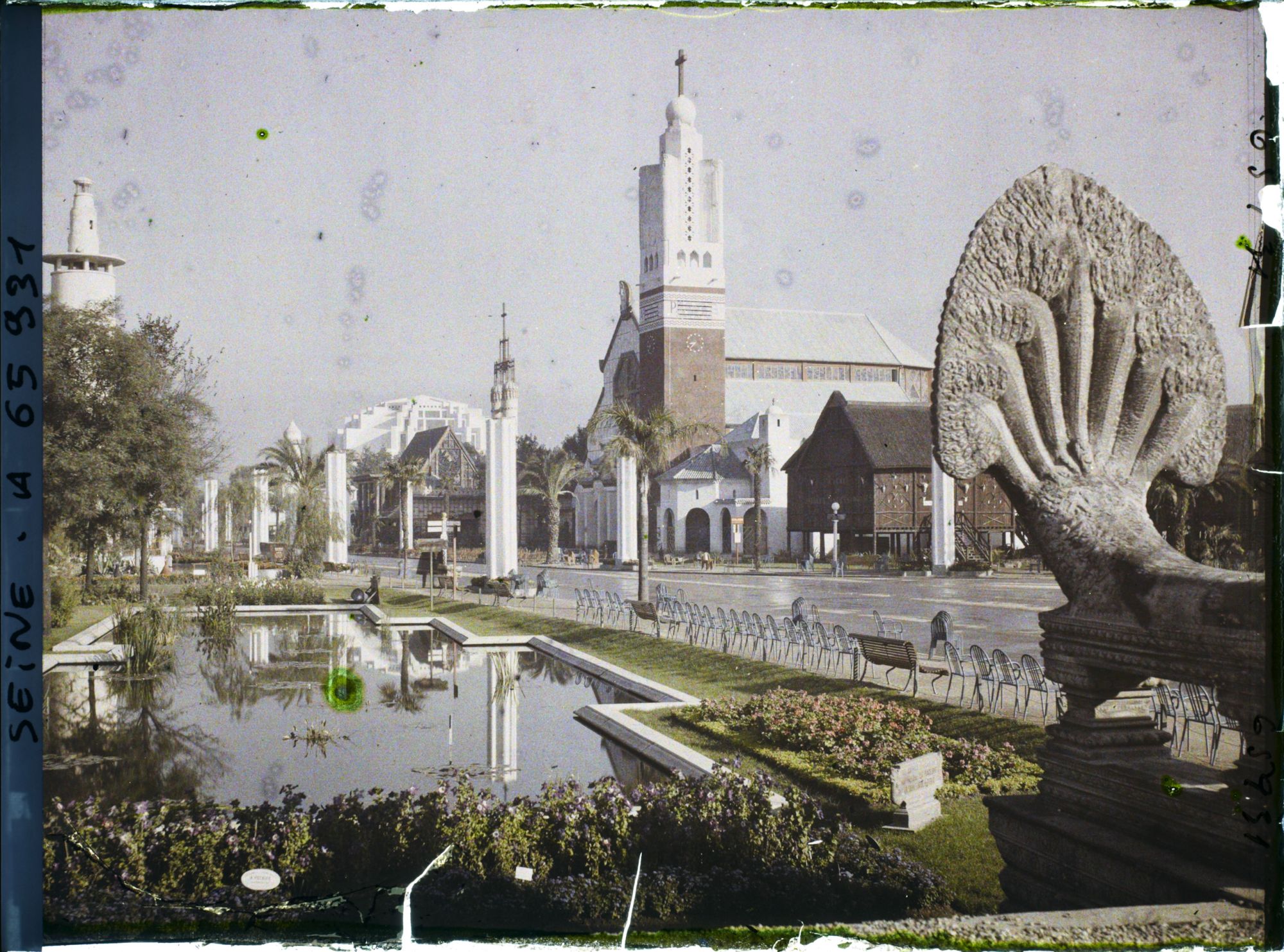 Image représentant L'Exposition Coloniale Internationale de 1931, la Grande Avenue des Colonies Françaises