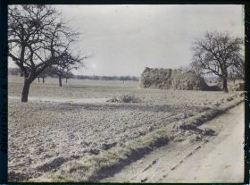 Image représentant France, Les Clayes, Les champs s/ la route de Neauphle-le-Château