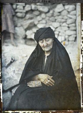 Image représentant Vieille femme d'As-Salt tatouée à l'indigo