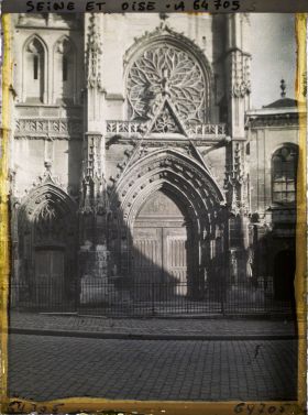 Image représentant Ile de France, Pontoise, Le Porche de la Cathédrale St Maclou
