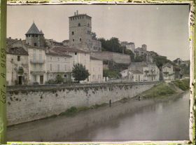 Image représentant France, Cahors, Vue prise du pont Cabessut sur la vieille ville. Tour Pelegri, Chau du Roi, Palais du Pape Jean XXII
