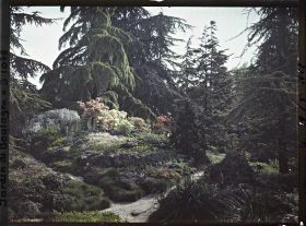 Image représentant Butte fleurie du " sanctuaire japonais " située entre le sorinto et le " village japonais "