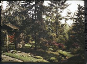 Image représentant Porte et paysage du " village japonais " en limite du " sanctuaire japonais "